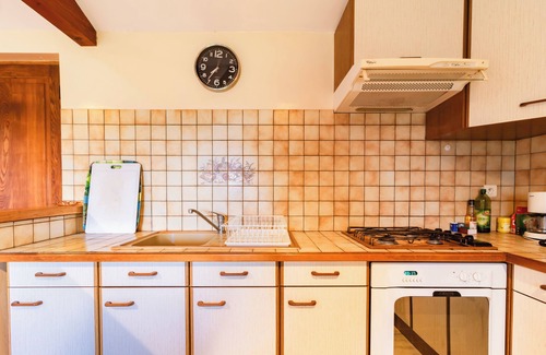 Saint-Perdoux House | Gîte La Vue Verdoyante - ideal for 2 adults & 2 children - 9 km from Figeac