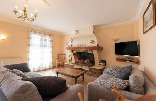 Ouzous House | Gite Le Bérierot avec piscine