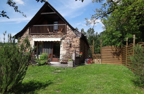 Castelnau-de-Mandailles Cottage | Gîte Le Torminal: In the Aubrac Natural Park .