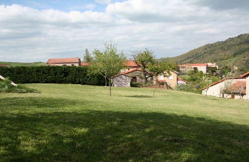 Chanteuges House | Gîte le Pigeonnier des Lilas in the Allier gorges