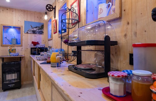 Vassieux-en-Vercors Cottage | Gîte 'Les Carlines' with Mountain View, Shared Terrace and Wi-Fi