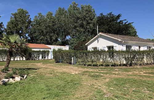 Le Perrier House | -Gite Les Colverts-