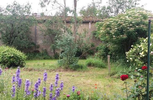 Azay-le-Brule House | Gite Les Demeures de Valette, Gite 2 to 5 bedrooms
