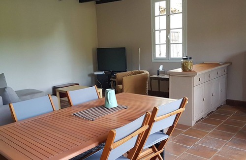 Saint-Aulaye-Puymangou House | Gîte on the edge of the woods