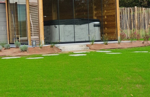 Hannut House | Gite Wellness avec putting green de golf 9 trous