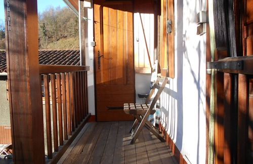 Thebe House | Gîte with great views of the mountains - enclosed garden - not overlooked -