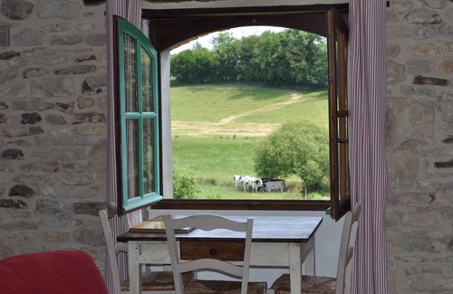 Benest Cottage | Gite With Private Garden And Lovely Views In Tranquil Setting