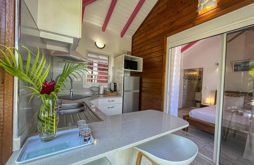 Anse-Bertrand House | GITES FLEURS D ABEILLES - Charming BUNGALOW for rent 2/3P