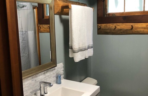 Essex House | Glacier National Park, family cabin. Southern border off US Highway 2