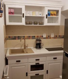 Historic Center Apartment | Glam Rose&White Downtown