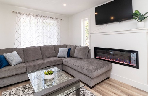 Halifax House | Glamorous new house for Business/Vacation travel