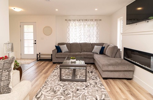 Halifax House | Glamorous new house for Business/Vacation travel