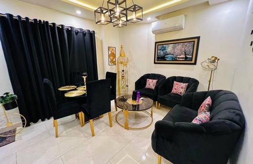 Rawalpindi Apartment | Glamorous one bed apartment near food street