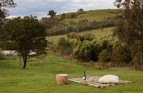 Strath Creek House | Glamper "Forbes" The Village Green