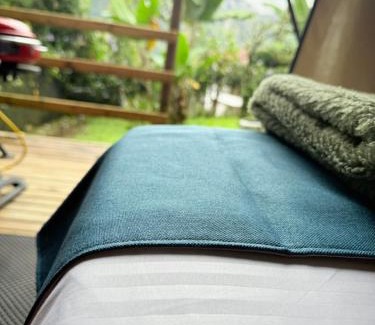 Jardin Other | Glamping Colibrí, bosque vecino y vista a la montaña al mismo tiempo