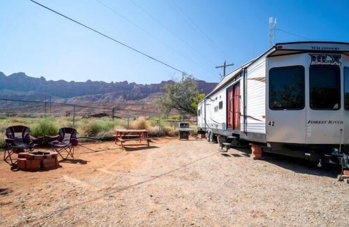 Moab South Valley House | Glamping RV #42 - Large Glamping RV #42