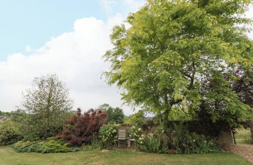 Fotheringhay House | GLAPTHORN MANOR, pet friendly, character holiday cottage in Oundle