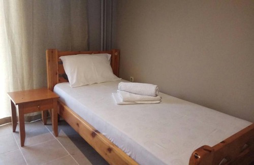 Skaramangas Hotel | Glaros