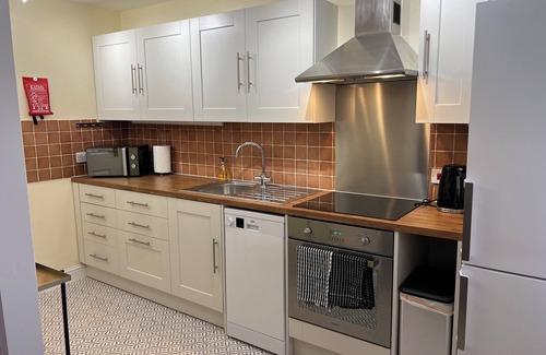 Glastonbury Apartment | Glastonbury High Street Sanctuary- 2 Bedroom, Sleeps 4