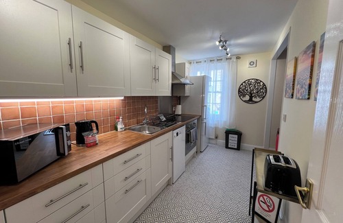 Glastonbury Apartment | Glastonbury High Street Sanctuary- 2 Bedroom, Sleeps 4