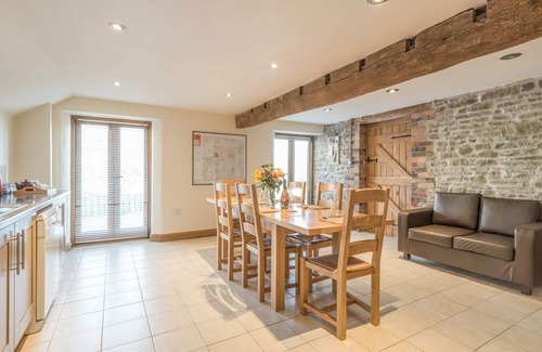 Caynham Cottage | GLEBE BARN, family friendly, luxury holiday cottage in Caynham