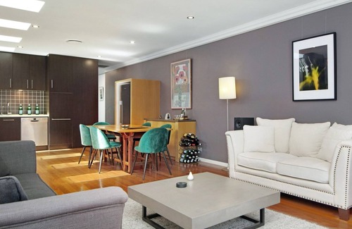 Glebe House | Glebe Gem IH - Hosted by L'Abode