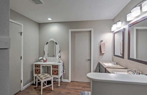 Glen Rose House | Glen Rose Ranch House - Walk to Downtown!