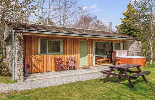 Whitebridge Ski Chalet | Glenmhor and Highland Park Lodges