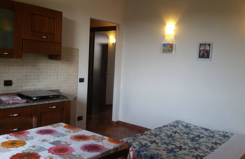 Latignano Apartment | GLICINE apartment, up to 5 Adults NO KIDS ALLOWED