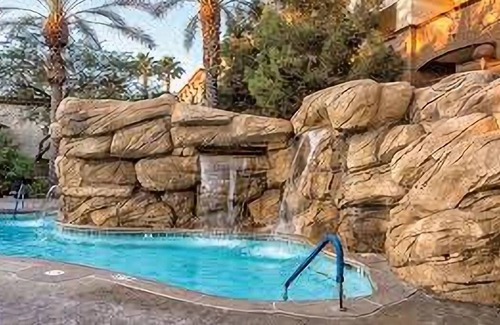 Enterprise Apartment | Glitz & Chill: Your Vegas Escape Just Minutes from the Strip in this 2 bedroom