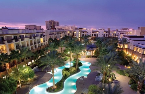 Enterprise Apartment | Glitz & Chill: Your Vegas Escape Just Minutes from the Strip in this 2 bedroom