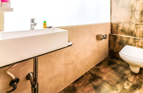 Marol House | Glitz Hotels New United - Powai Lake