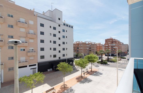 Sagunto Apartment | Global Properties: Modern apartment 3 minutes from the beach