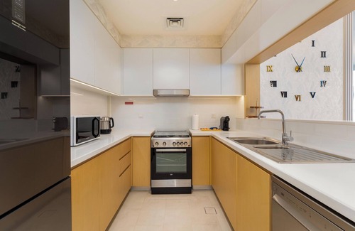 Dubai Apartment | GLOBALSTAY. Creek Rise Tower 1 Elegant Apartment