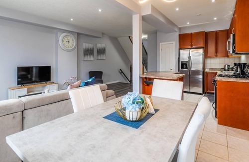 Stoney Creek Villa | GLOBALSTAY . Family 3BR 2.5Bath Townhome. Hot Tub, BBQ, Gym