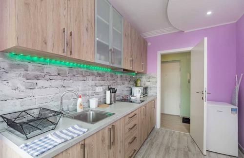 Savski Venac Apartment | Gloria 2 charming 1-bedroom apartment in lovely Beograd with WiFi, AC