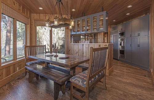 Sisters House | GM167 | Booking cancelled! Available July 4th! Stunning, Spacious Log Home!