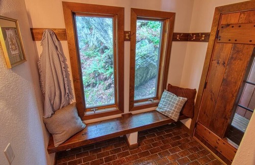 Stockbridge Ski Chalet | Gnome Home Mountain Ski Chalet w/Sauna Killington