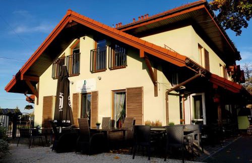 Podzamcze Hotel | Gościniec pod Lilijką