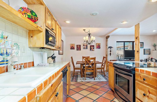 Northeast Santa Fe Hotel | Go Exploring Downtown, Then Come Home to This!