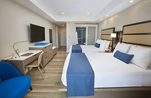 Philipsburg Hotel | Go for Exhilarating Excursions to Explore the Island! 4 Units with Ocean View!