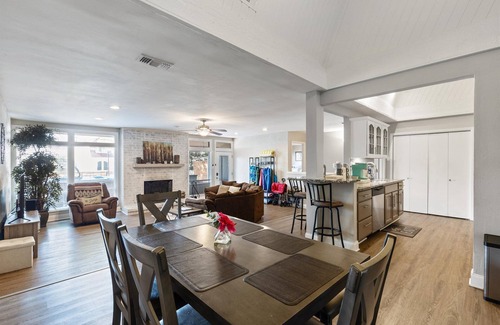 Rowlett House | Go jump in the Lake-Ray Hubbard