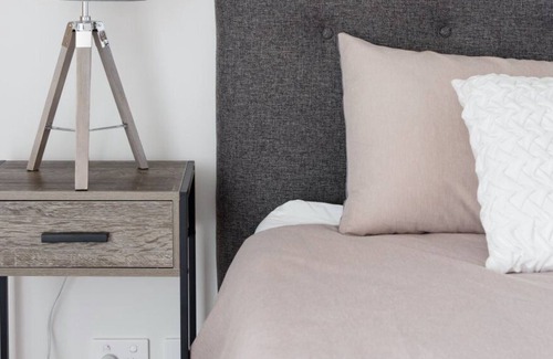 Doncaster Apartment | Go Shopping Across the Street from a North Facing & Spacious Apt