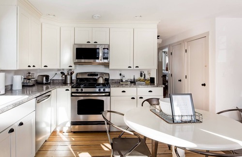 Waitsfield Apartment | Go Skiing or Hiking from an Enchanting, Light-Filled Home