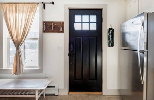 Waitsfield Apartment | Go Skiing or Hiking from an Enchanting, Light-Filled Home