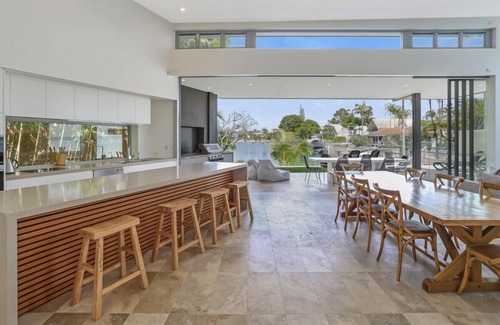 Noosa Heads House | Go with the flow in Noosa Sound
