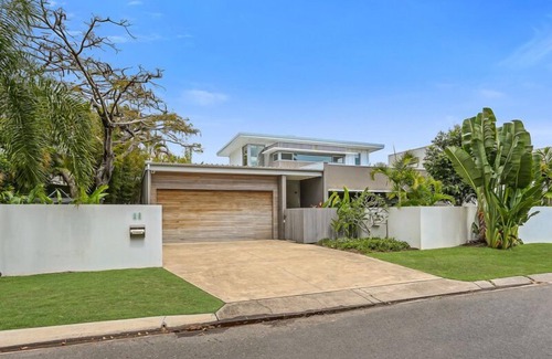 Noosa Heads House | Go with the flow in Noosa Sound