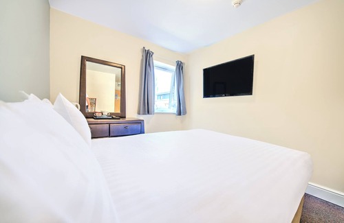 Quedgeley Hotel | GO2 Gloucester Hotel by OYO