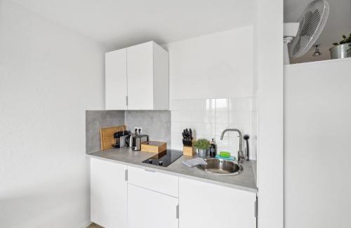 Kaiserslautern Apartment | Go2Cozy - Study & Work Apartments - WIFI - Kitchen