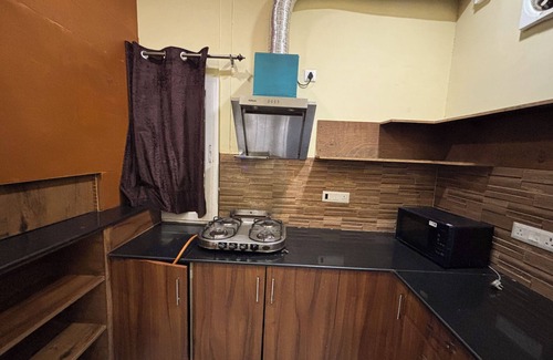 Noida Resort | GoBravo 37 - 2Bhk Farm with Pool & Garden Sec150 Noida